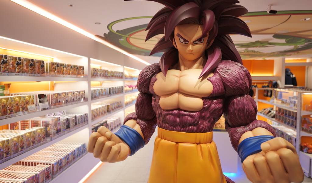 Rayons de figurines et produits Dragon Ball