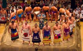 Tournoi de grand sumo au Ryogoku Kokugikan à Tokyo