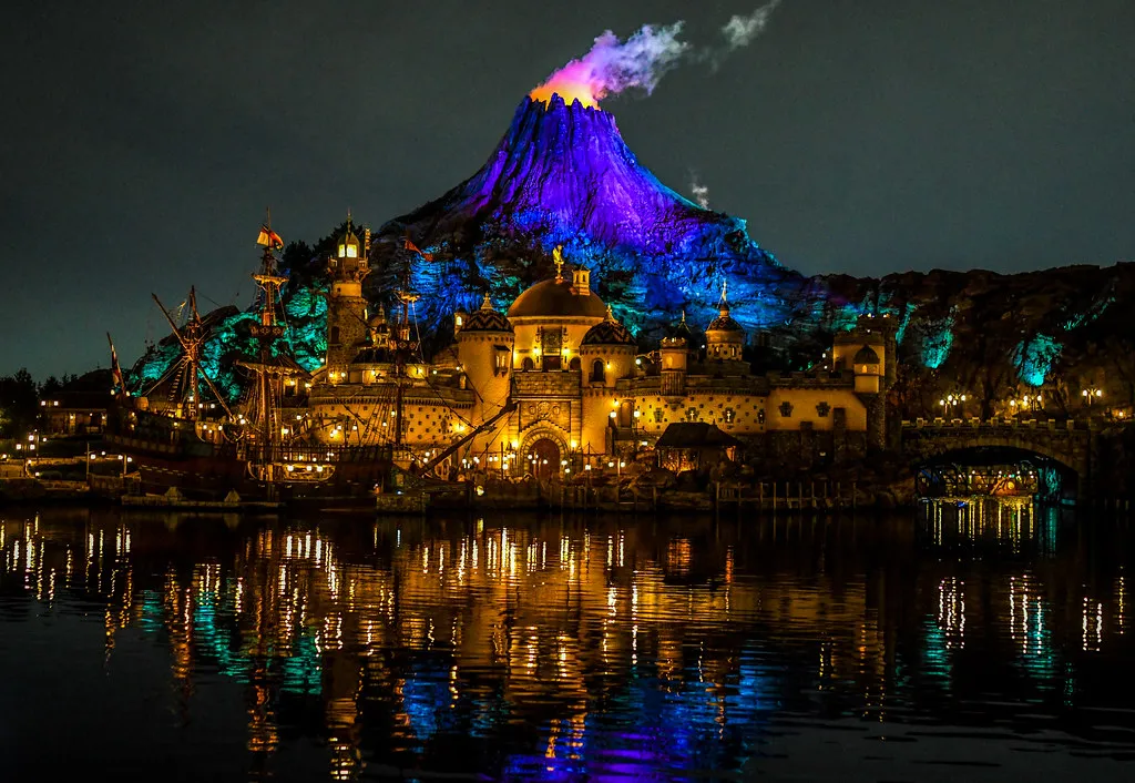 Mediterranean Harbor de Tokyo DisneySea de nuit